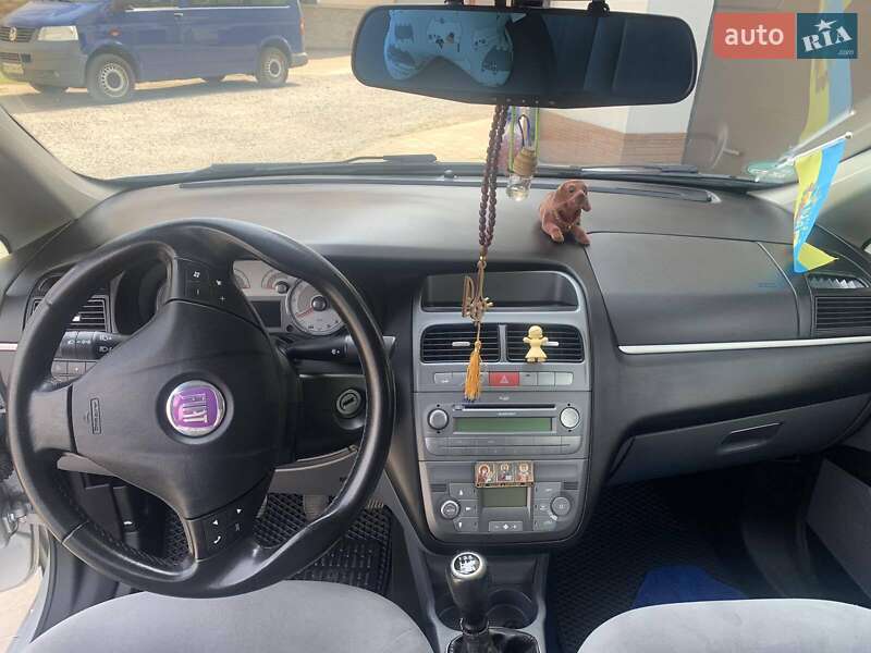 Седан Fiat Linea 2009 в Бродах