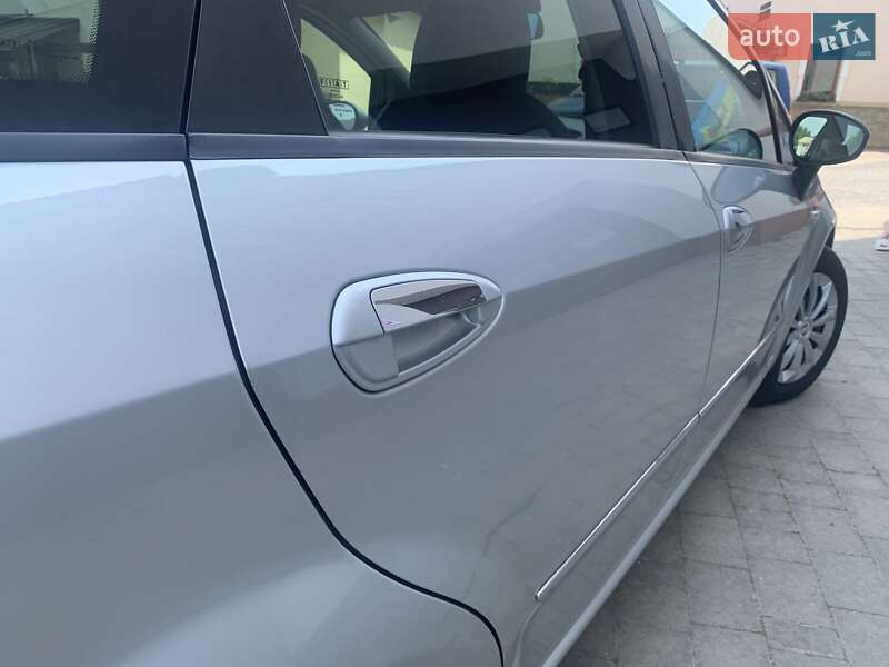 Седан Fiat Linea 2009 в Бродах