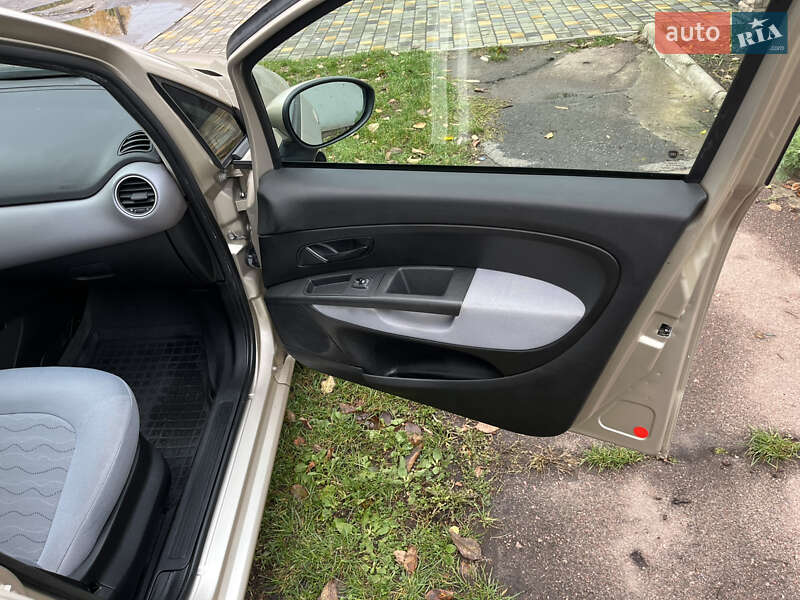 Седан Fiat Linea 2013 в Прилуках фото 12 Седан Fiat Linea 2013 в Прилуках