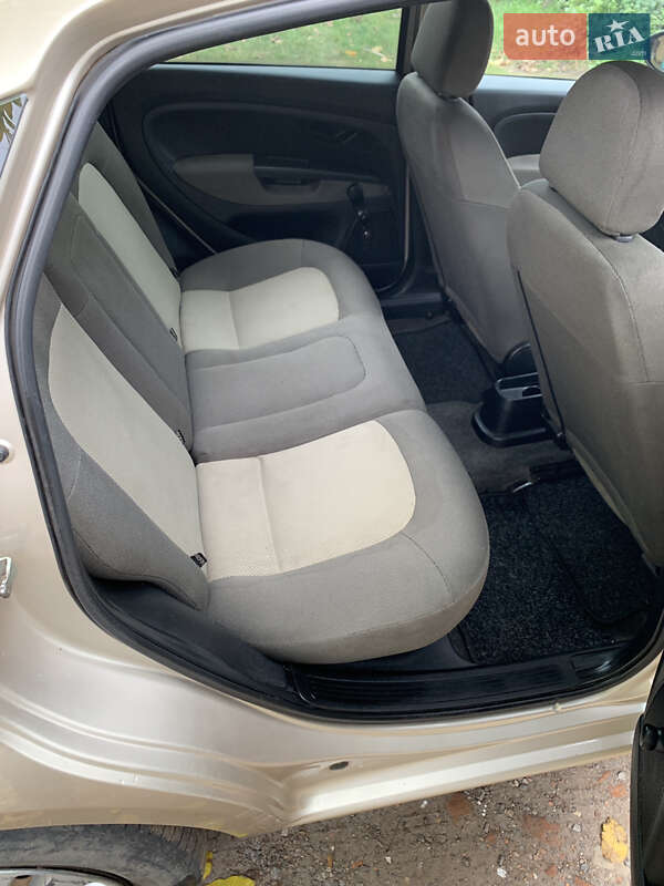 Седан Fiat Linea 2012 в Сумах фото 22 Седан Fiat Linea 2012 в Сумах