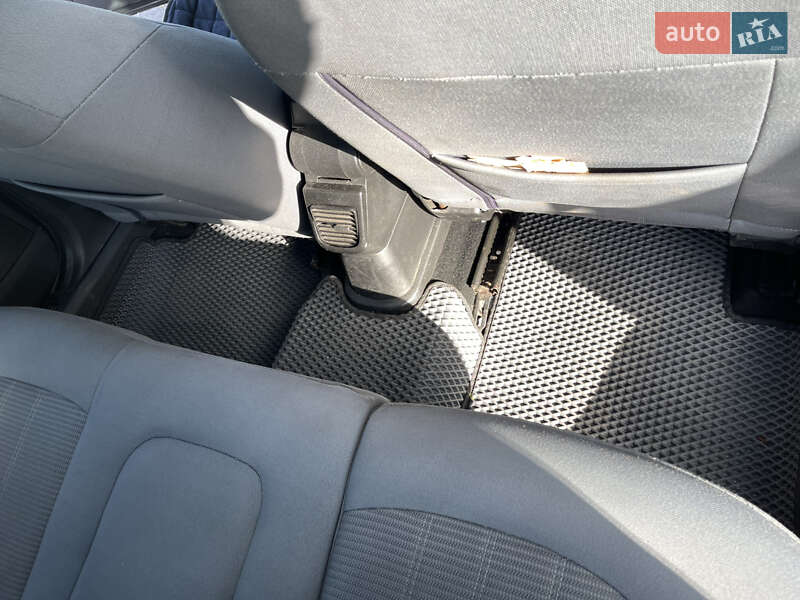 Седан Fiat Linea 2009 в Києві фото 29 Седан Fiat Linea 2009 в Києві