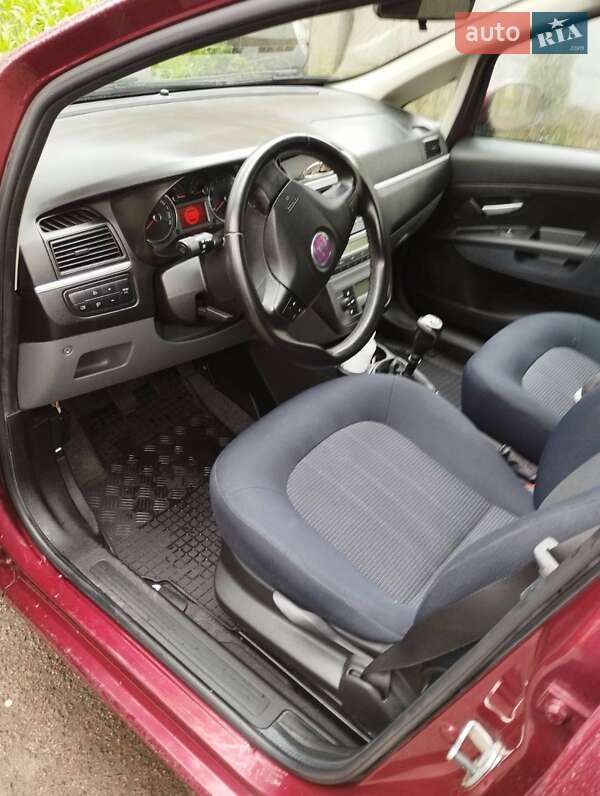 Седан Fiat Linea 2009 в Ужгороді