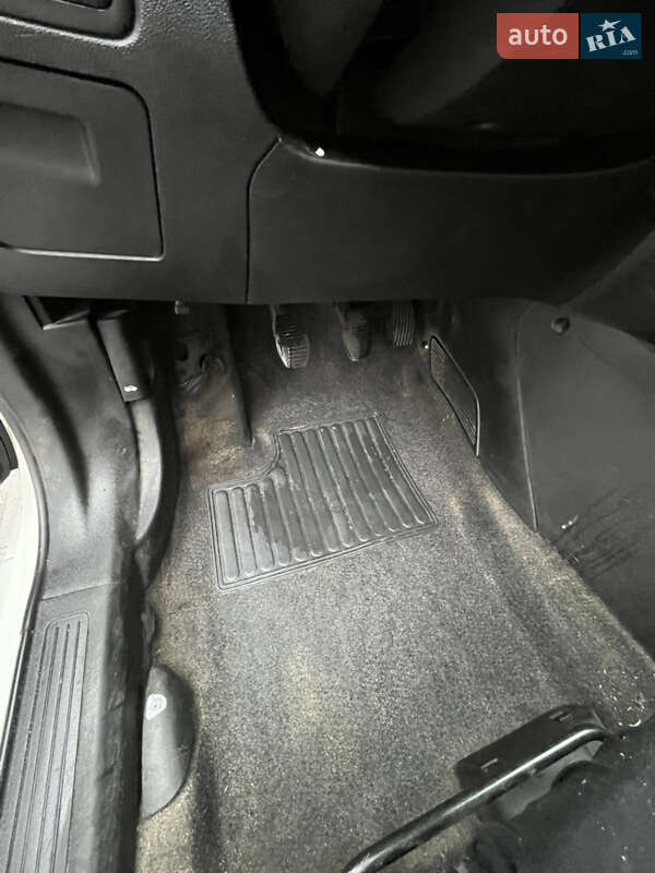 Седан Fiat Linea 2013 в Киеве фото 47 Седан Fiat Linea 2013 в Киеве