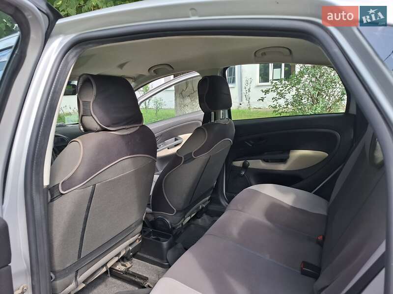 Седан Fiat Linea 2009 в Ивано-Франковске