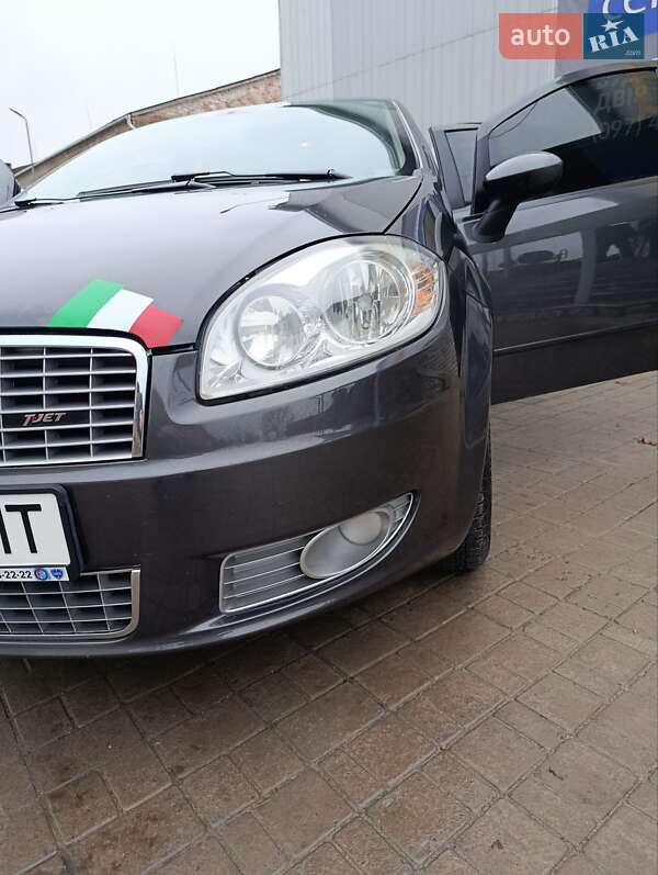 Седан Fiat Linea 2009 в Хмельнике