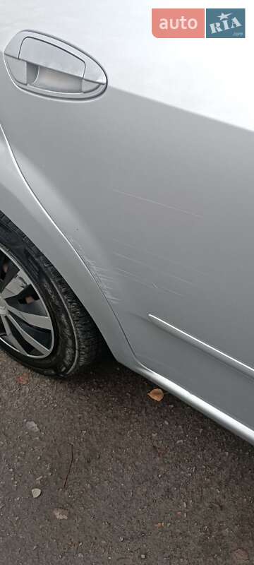 Седан Fiat Linea 2009 в Золочеві