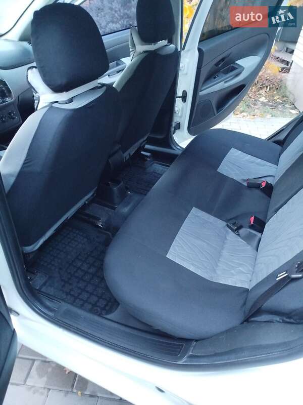 Седан Fiat Linea 2013 в Киеве