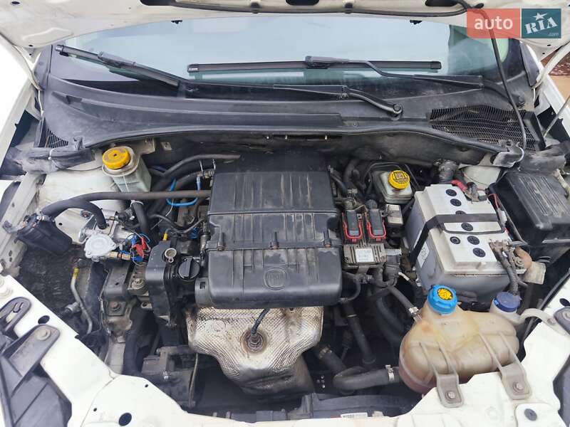 Седан Fiat Linea 2012 в Киеве