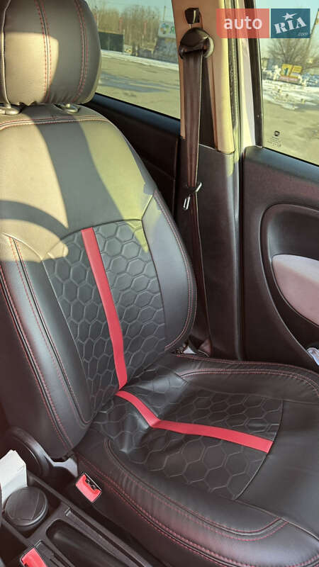 Седан Fiat Linea 2013 в Дніпрі фото 18 Седан Fiat Linea 2013 в Дніпрі