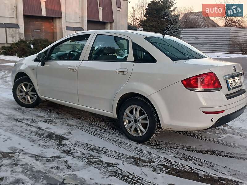 Седан Fiat Linea 2013 в Павлограді