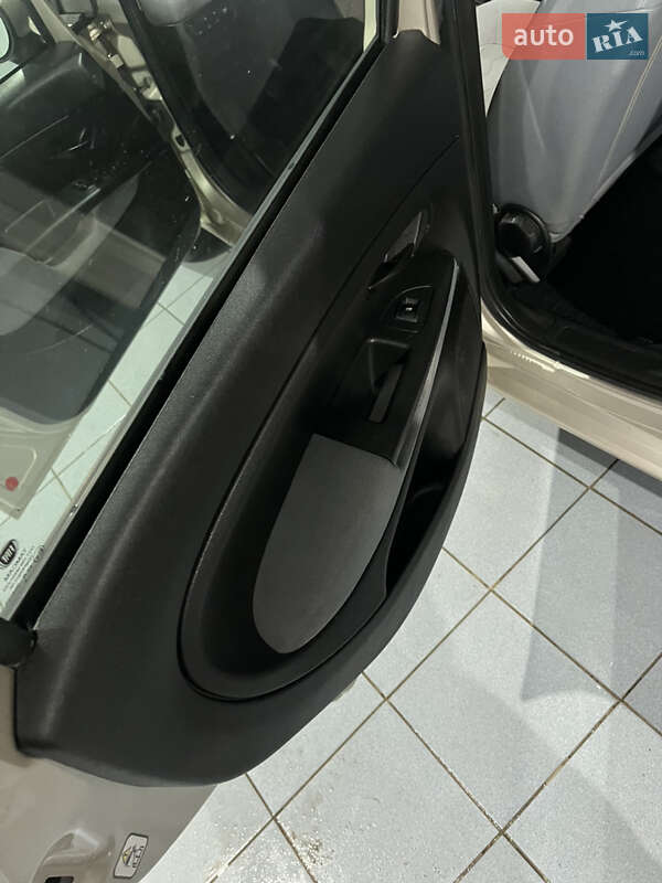 Седан Fiat Linea 2013 в Прилуках