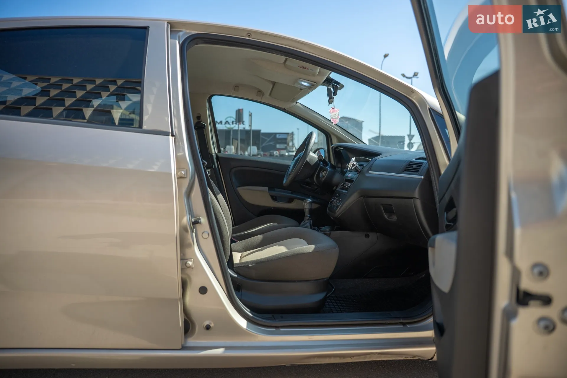 2010 Fiat Linea - мініатюра 10