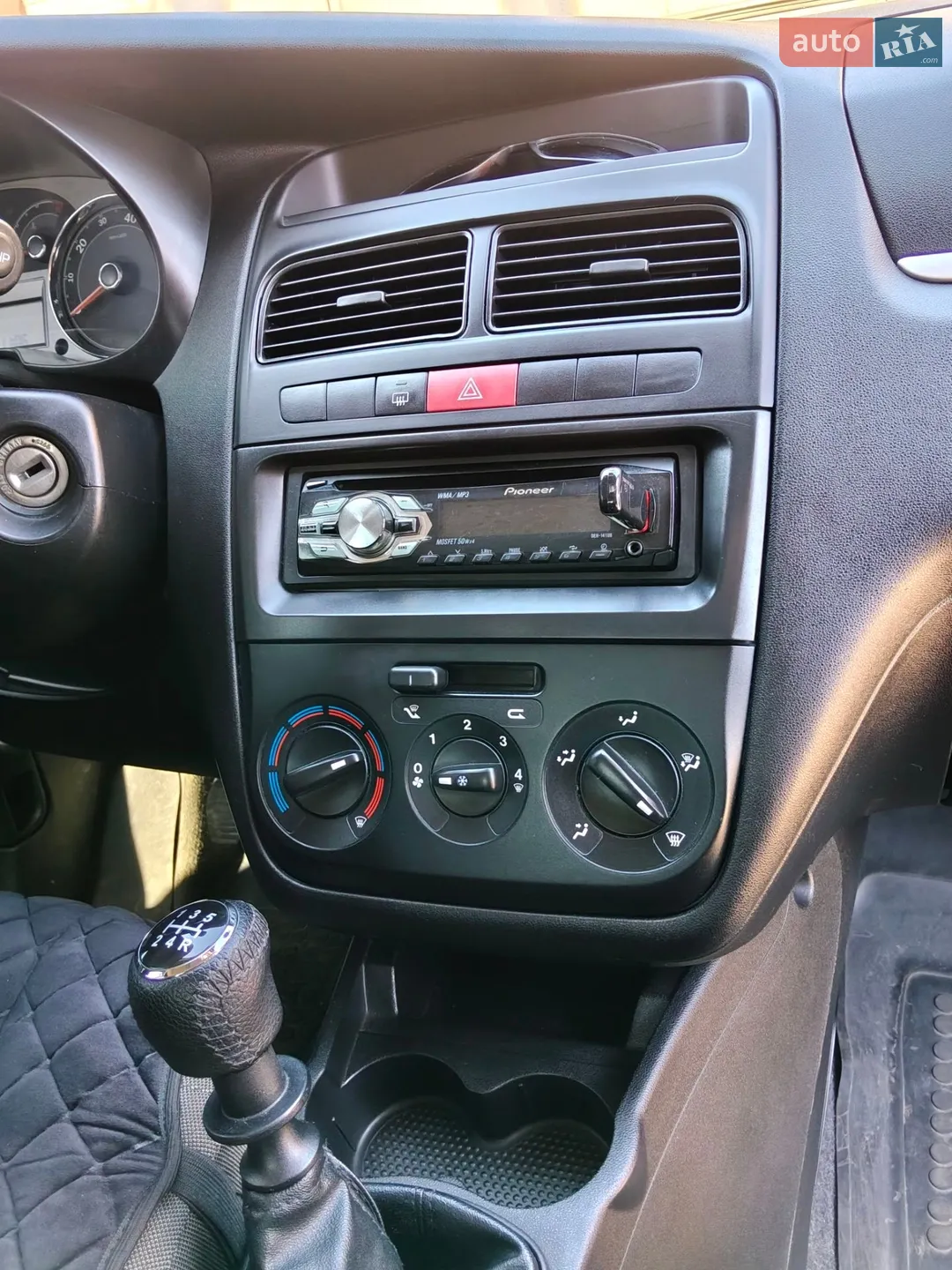 2011 Fiat Linea - мініатюра 19