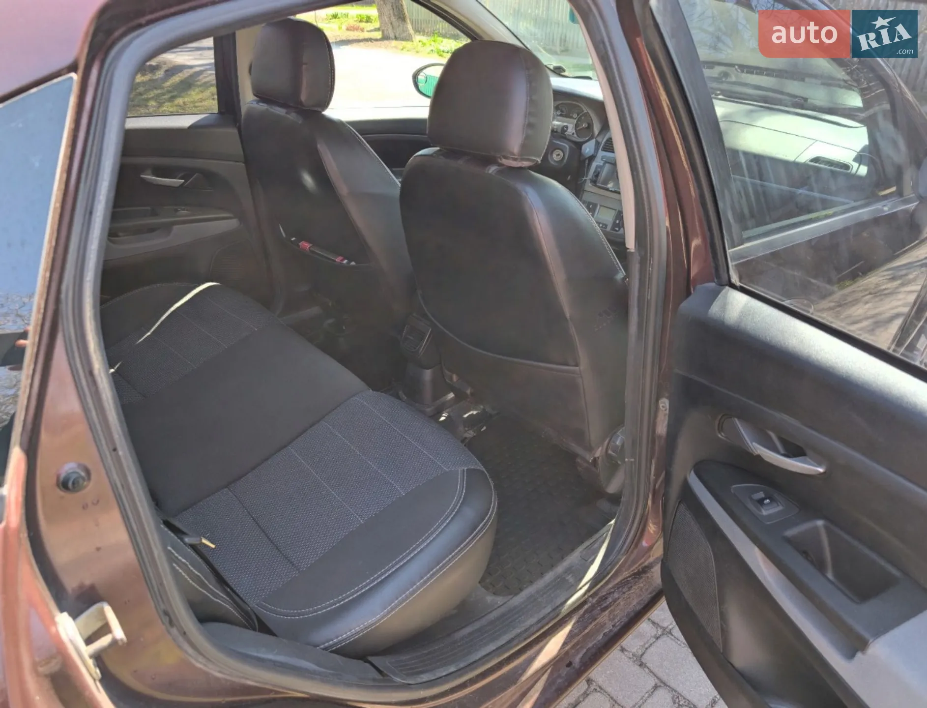 2011 Fiat Linea - мініатюра 25