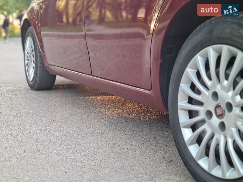 Седан Fiat Linea 2010 в Житомире