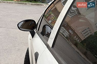 Седан Fiat Linea 2012 в Ладыжине