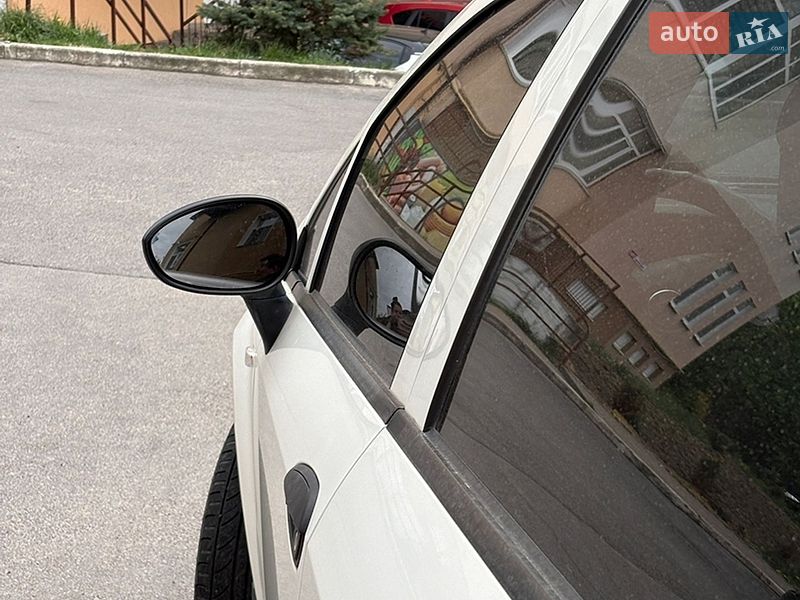 Седан Fiat Linea 2012 в Ладыжине