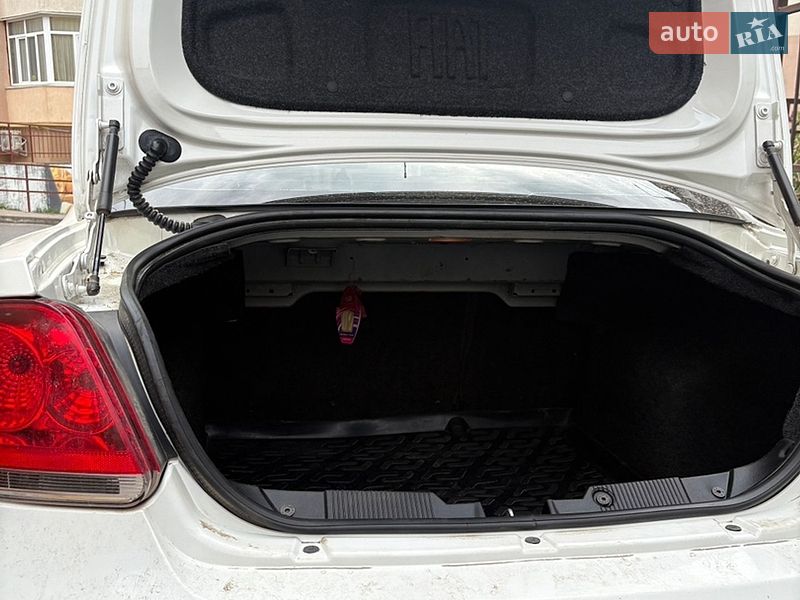 Седан Fiat Linea 2012 в Ладыжине