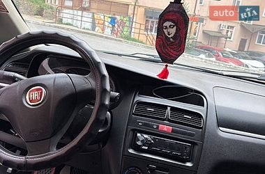 Седан Fiat Linea 2012 в Ладыжине