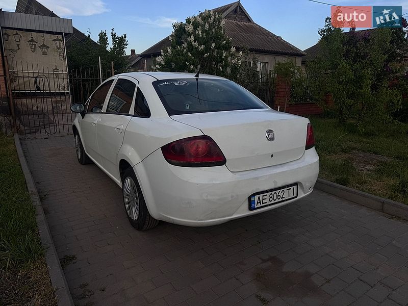 Седан Fiat Linea 2012 в Кривом Роге