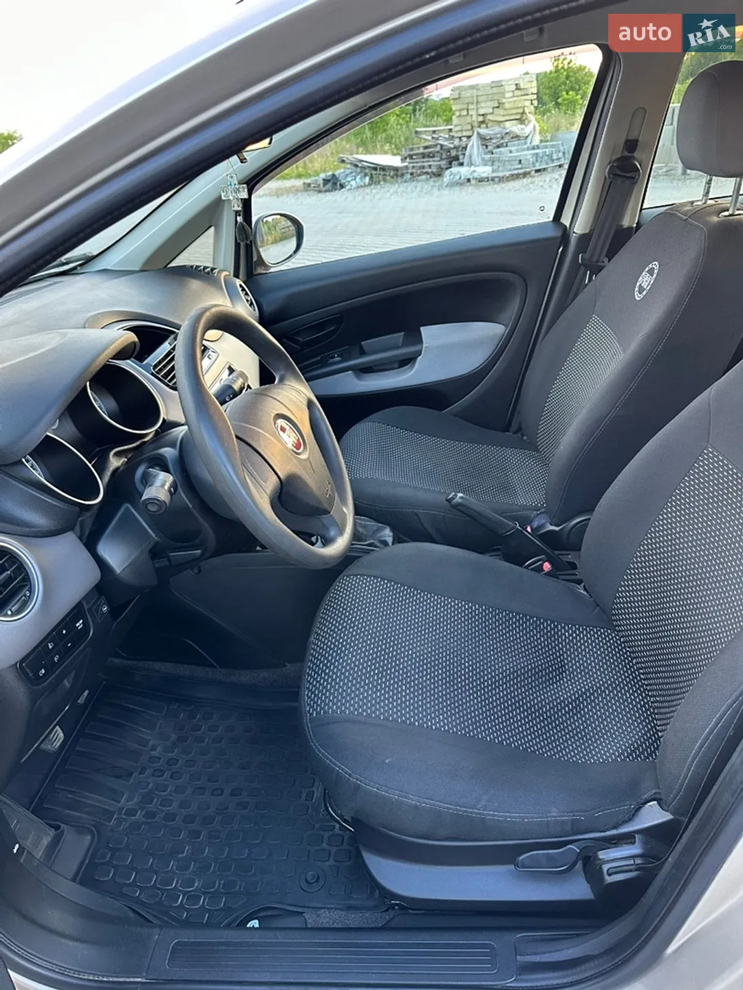 2013 Fiat Linea - мініатюра 26