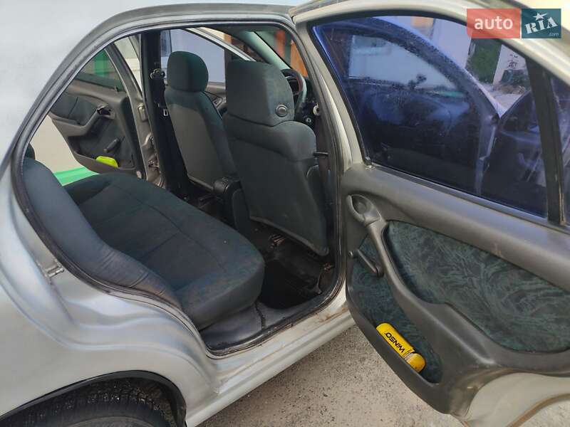 Седан Fiat Marea 2000 в Ровно