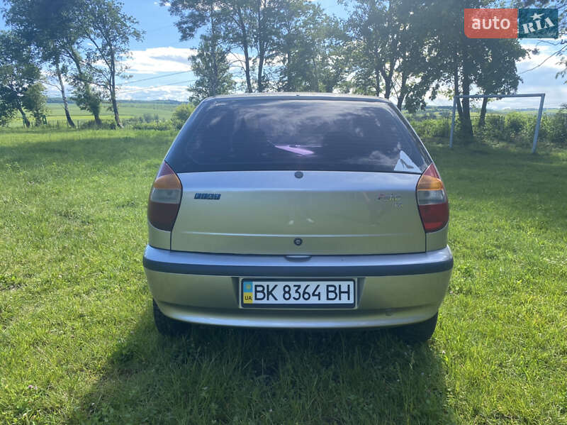 Хэтчбек Fiat Palio 2003 в Дубно
