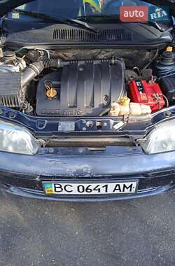 Хэтчбек Fiat Palio 2003 в 
