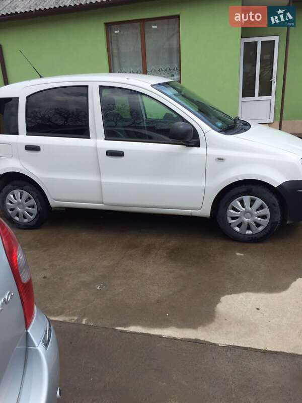 Хетчбек Fiat Panda 2012 в Хусті