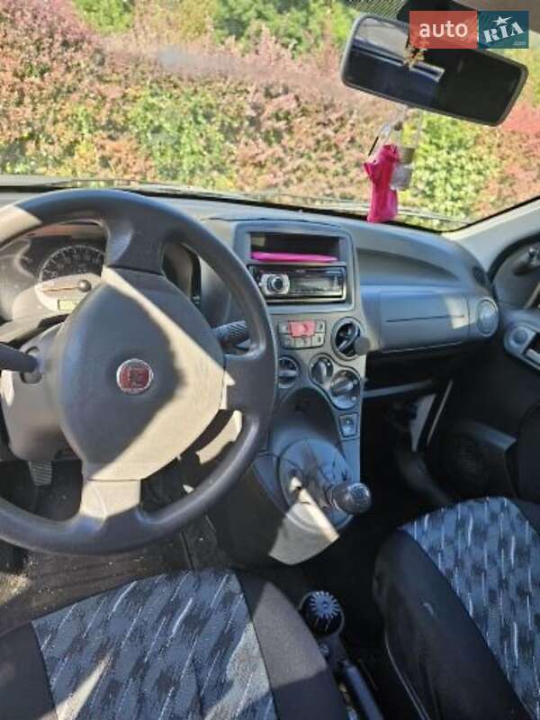 Хэтчбек Fiat Panda 2011 в Буштыне