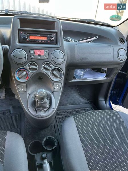 Хэтчбек Fiat Panda 2009 в Дрогобыче фото 13 Хэтчбек Fiat Panda 2009 в Дрогобыче