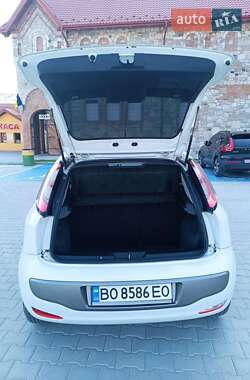 Хэтчбек Fiat Punto Evo 2011 в 