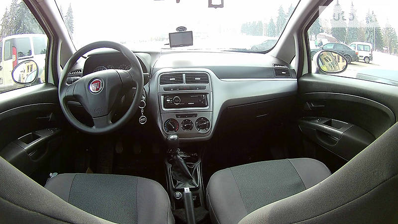 Хэтчбек Fiat Punto 2012 в Дубно