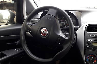 Хетчбек Fiat Punto 2010 в 
