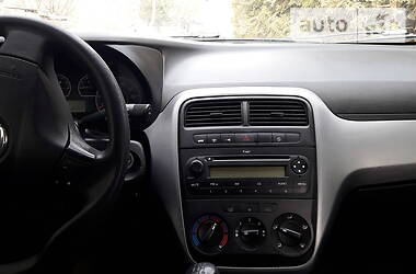 Хетчбек Fiat Punto 2010 в 