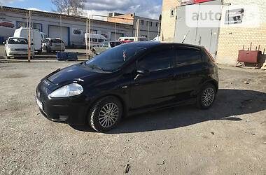 Хетчбек Fiat Punto 2010 в 