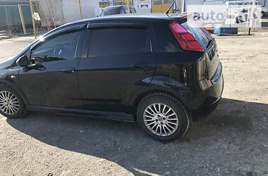 Хетчбек Fiat Punto 2010 в 