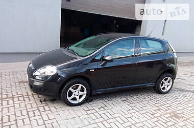 Хэтчбек Fiat Punto 2011 в 