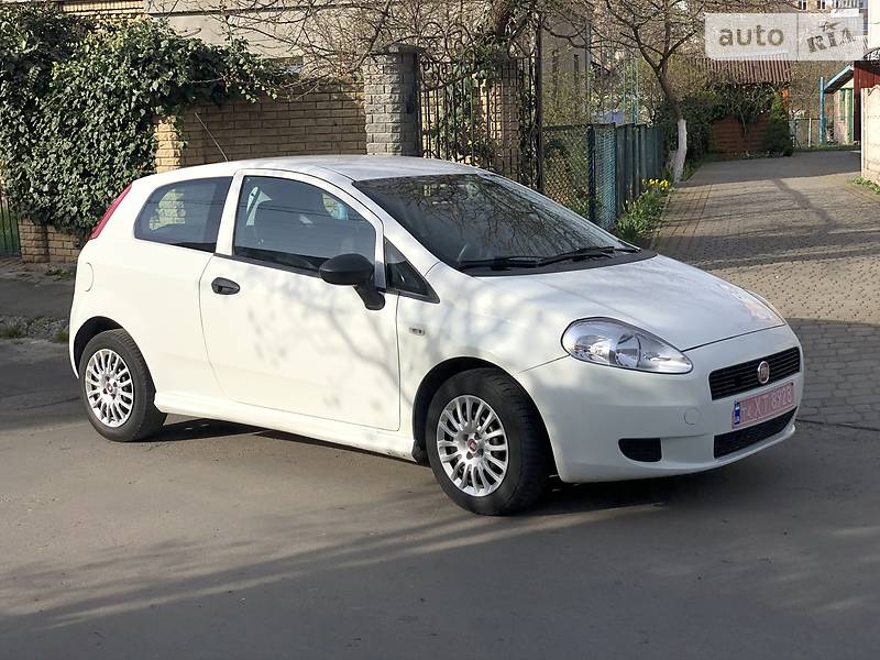 Хэтчбек Fiat Punto 2010 в Луцке