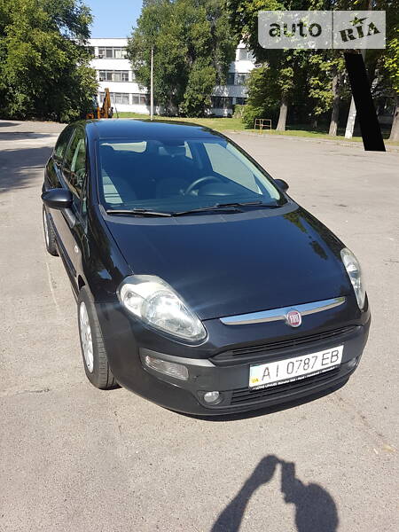 Хетчбек Fiat Punto 2011 в Києві фото 4 Хетчбек Fiat Punto 2011 в Києві