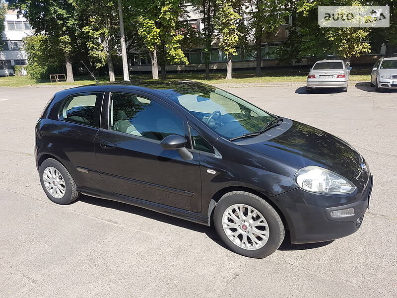 Хетчбек Fiat Punto 2011 в Києві фото 2 Хетчбек Fiat Punto 2011 в Києві