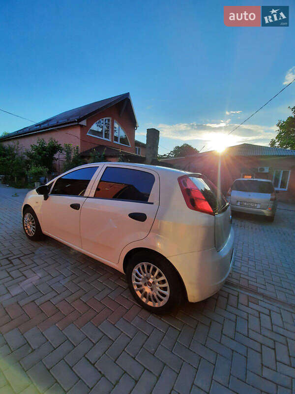 Хэтчбек Fiat Punto 2011 в Ровно