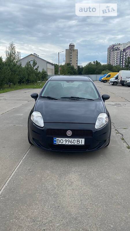 Хэтчбек Fiat Punto 2010 в Львове