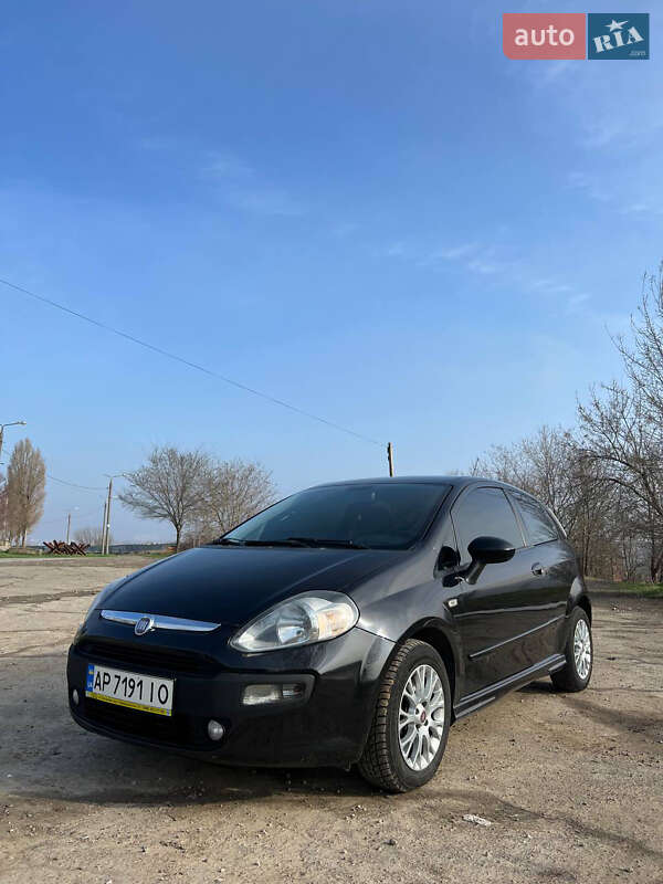 Хетчбек Fiat Punto 2011 в Запоріжжі