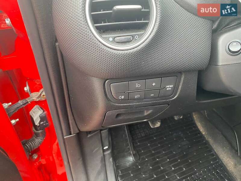 Хэтчбек Fiat Punto 2013 в Черновцах