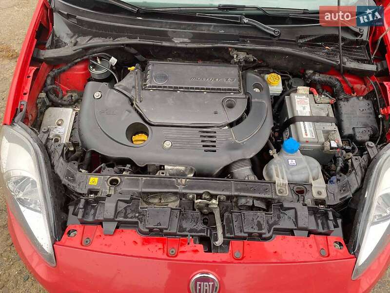 Хэтчбек Fiat Punto 2013 в Черновцах