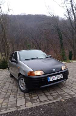 Хетчбек Fiat Punto 1996 в Мукачевому