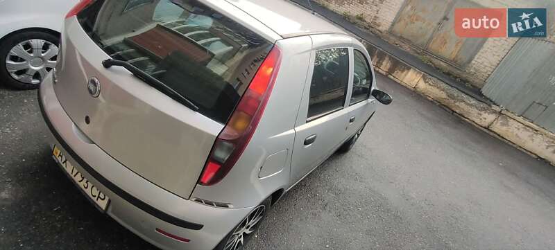 Хэтчбек Fiat Punto 2007 в Киеве