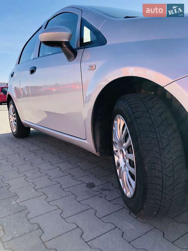 Хетчбек Fiat Punto 2015 в Львові