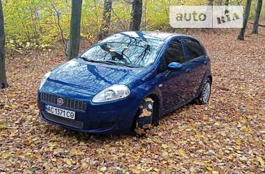 Хетчбек Fiat Punto 2009 в Нововолинську